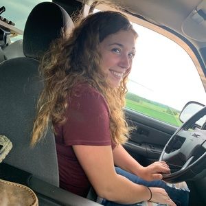 Meet your Posher, Kayla